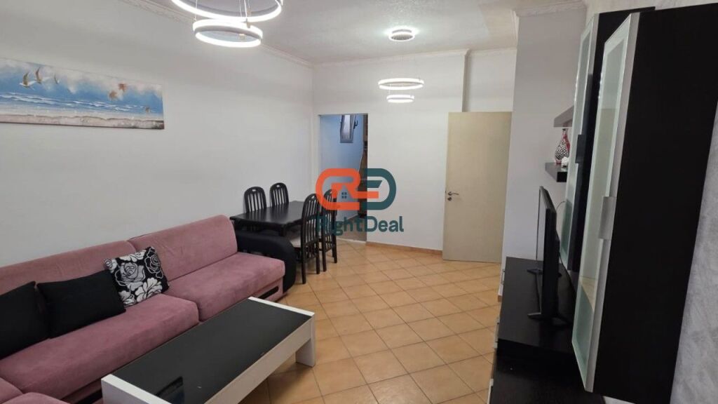 Tek Tregu I Ri Elektrik, Shitet Apartament 1+1, Ideal Per Banim Dhe Investim !!!