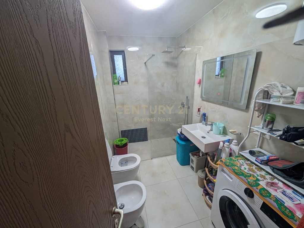 Apartament 2+1+2 per shitje tek Ish-Fusha e Aviacionit