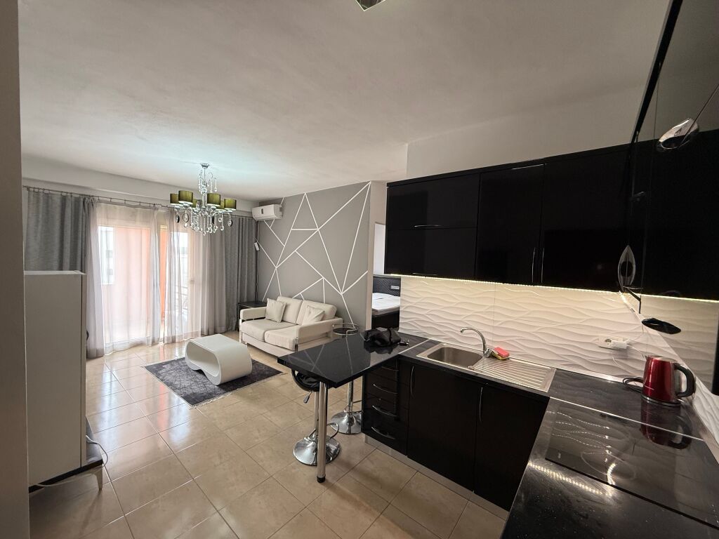 Okazion plepa hill durres 1+1