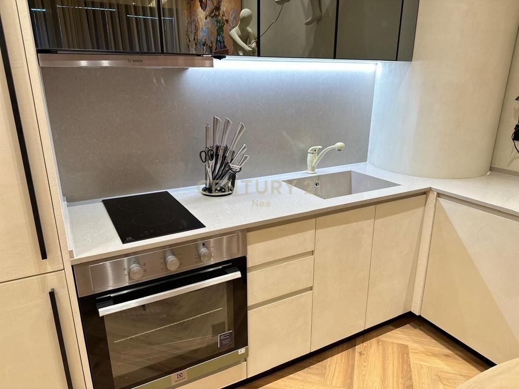 Japim me qira apartament luksoz 1+1 + post parkimi tek Square21 !!