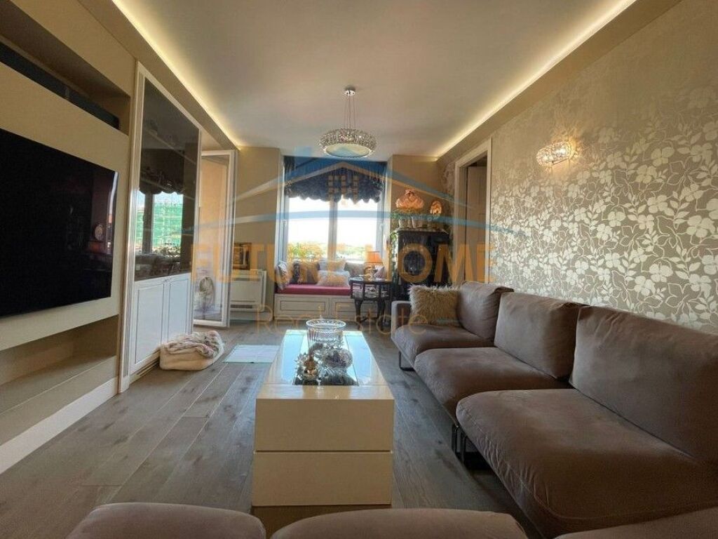 In vendita, Appartamento 3+1, Comune di Parigi, Tirana.