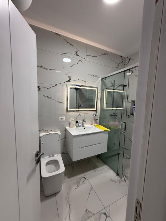 Apartament në shitje në Tiranë, Komuna e Parisit,