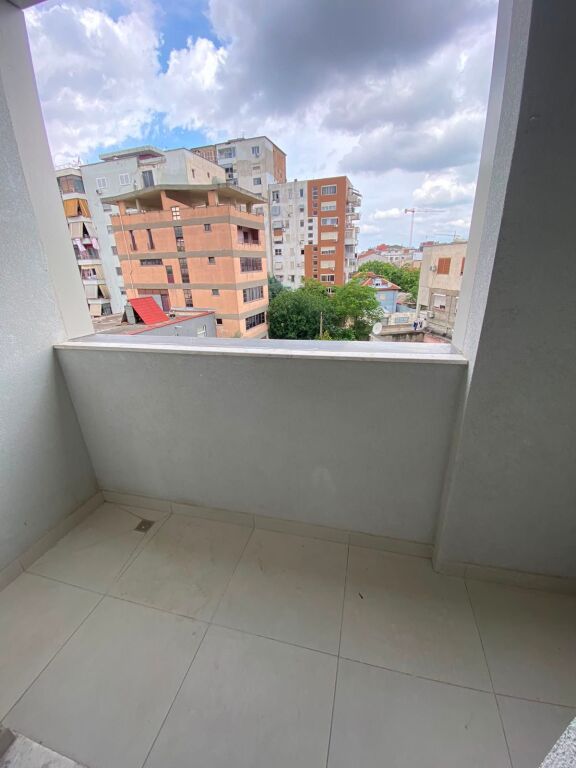 Vasil Shanto , Spring residenc , Shitet 2+1+2wc
