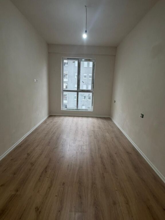 Tirane, shitet apartament 3+1 Kati 5, 125 m² 400.000 € (Komuna e Parisit)