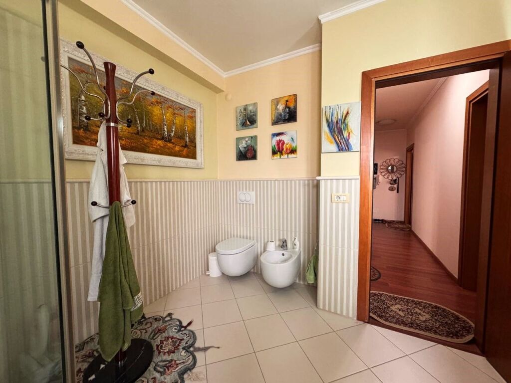 Shitet Apartament