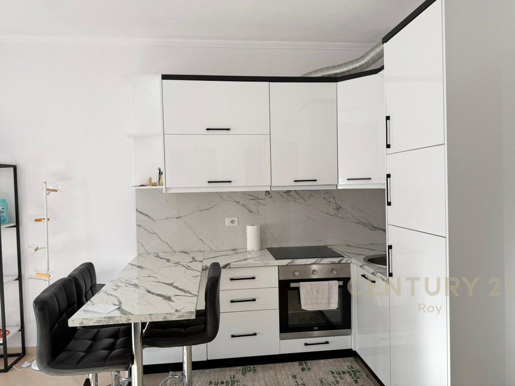 APARTAMENT 1+1 PER SHITJE NE QENDER TE GOLEMIT!!!