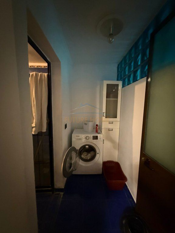 Shitet,Apartament 2+1, Myslym Shyr Tiranë