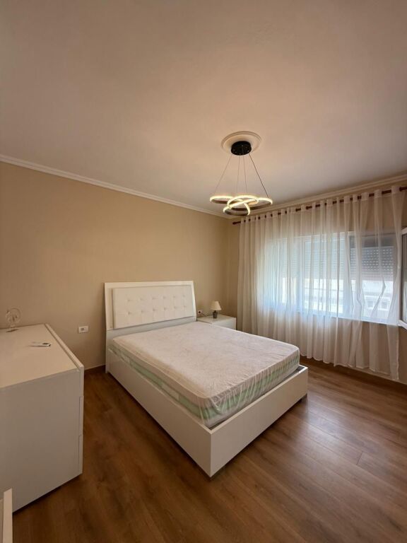 2+1 apartment for rent at Avni Rustemi Square near the New Bazaar.
