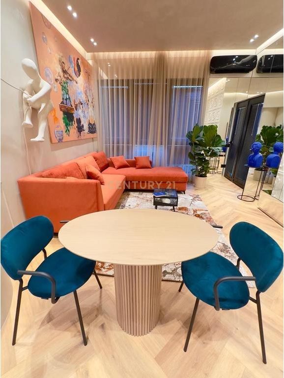 Japim me qira apartament luksoz 1+1 + post parkimi tek Square21 !!