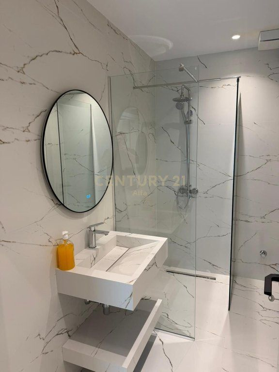 Shitet apartament 1+1 i mobiluar në Kompleksin Xheluks,Rruga e Elbasanit! 130,000 € Sip. Totale  59m2