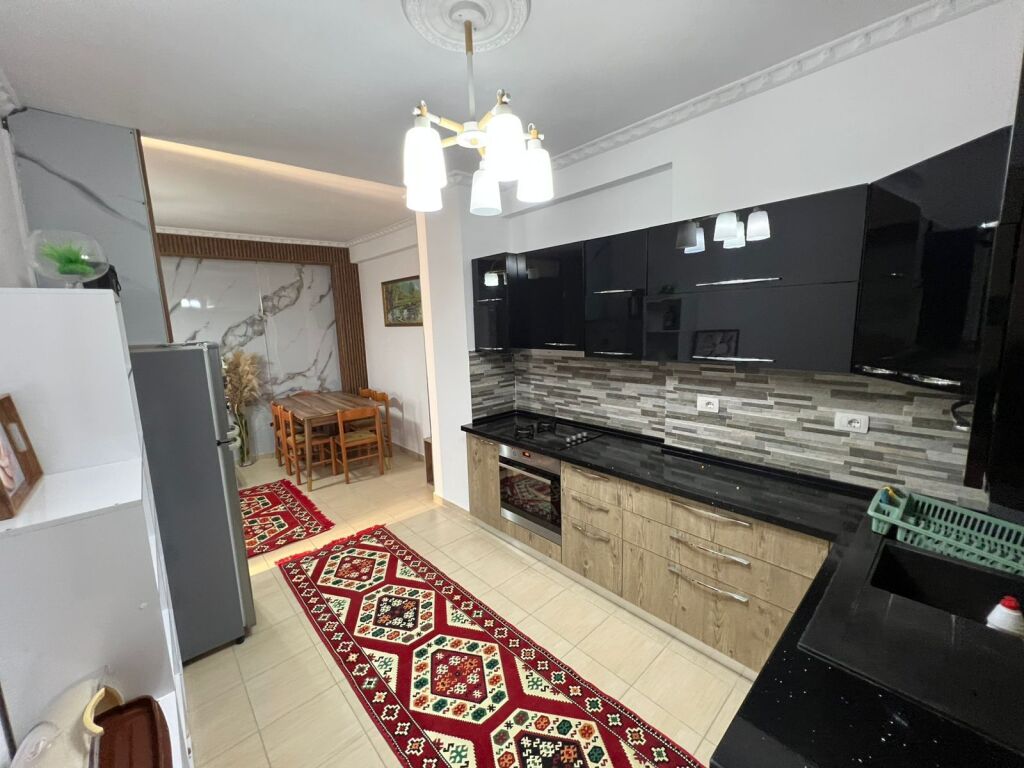 SHITET SUPER APARTAMENT 2+1 95 m2 PLAZH PLEPA 125 000 ERURO