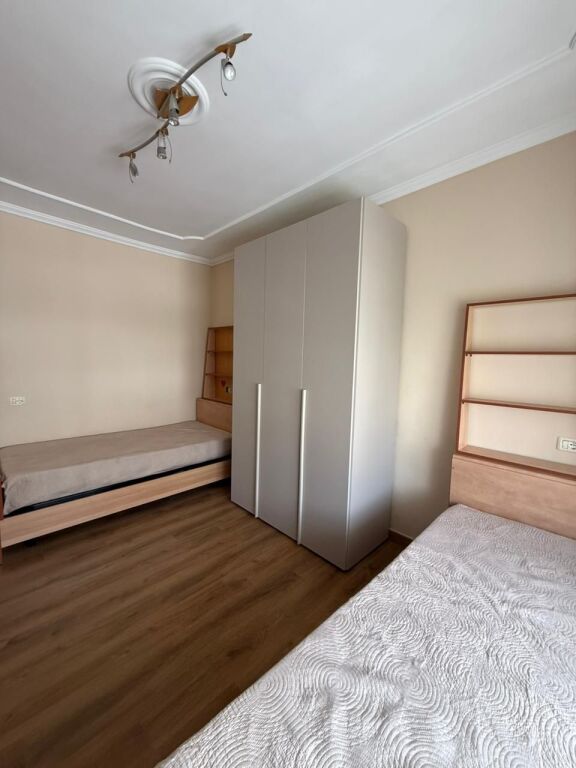 2+1 apartment for rent at Avni Rustemi Square near the New Bazaar.