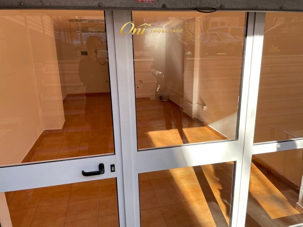 NEGOZIO IN AFFITTO 33M2 COMUNE DI PARIGI