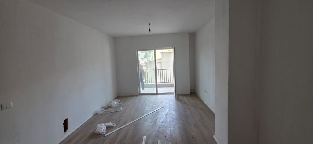 Shitet Apartament 1+1,Kompleksi Aura,Laprak