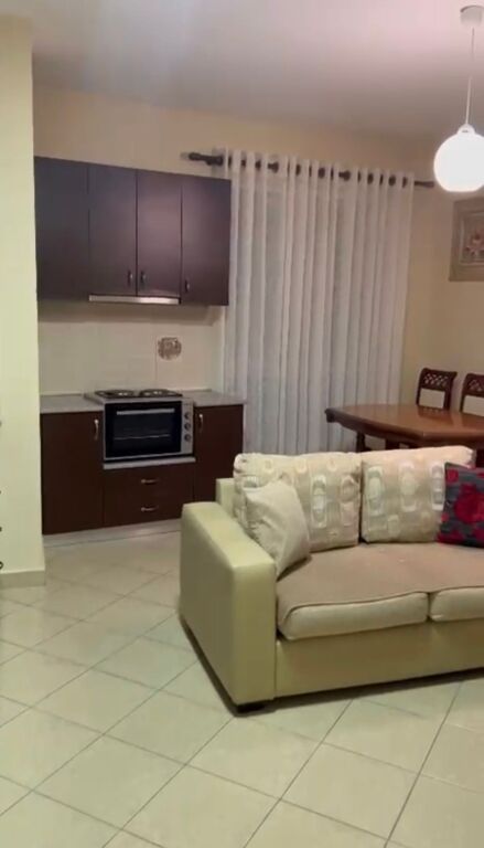 Apartament 1+1 me qera mbrapa Globe tek Rruga e Kavajes