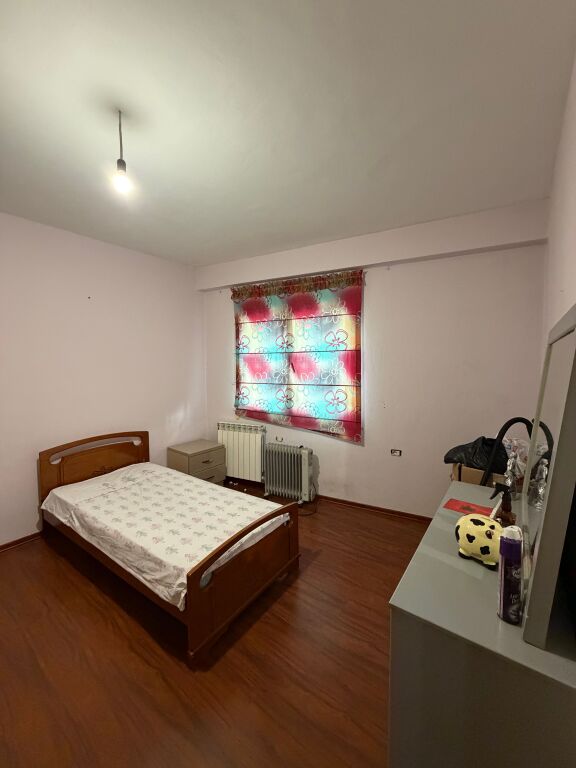 Apartament 3+1+2 në Yzberisht