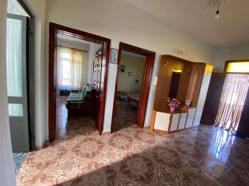 VILLA 1 FLOOR + SHOP FOR SALE XHAFZOTAJ DURRES 200,000 EURO