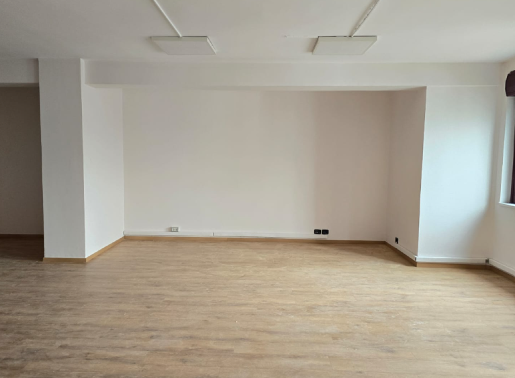 🏢 Locale per Uffici in Affitto – Vicino al Centro Toptani