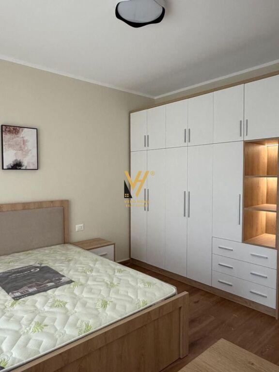 JEPET APARTAMENT 1+1+BLK ME QERA TE AURA,RR.DRITAN HOXHA 550 EURO