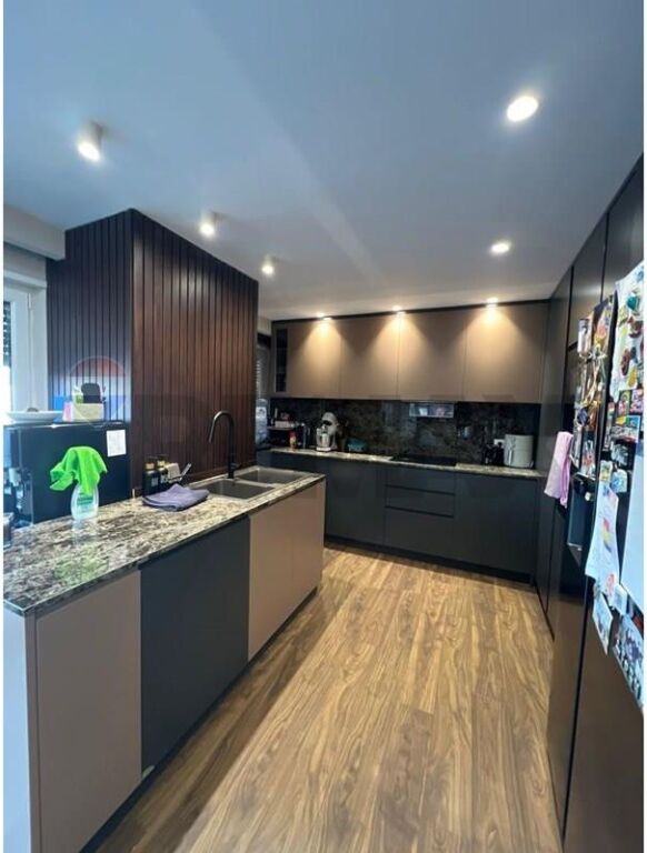 Duplex in vendita a Kodra e Diellit 2