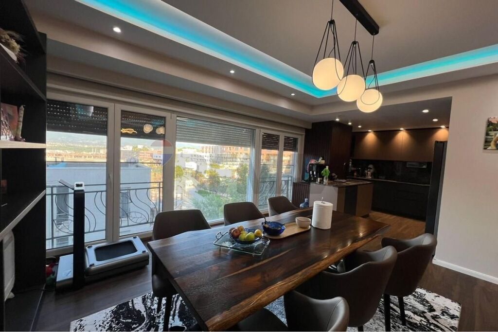 Duplex in vendita a Kodra e Diellit 2
