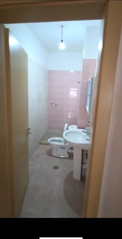 Shitet Apartament 2+1+2 + Garazhd Tek Amerikan3 / Yzberisht
