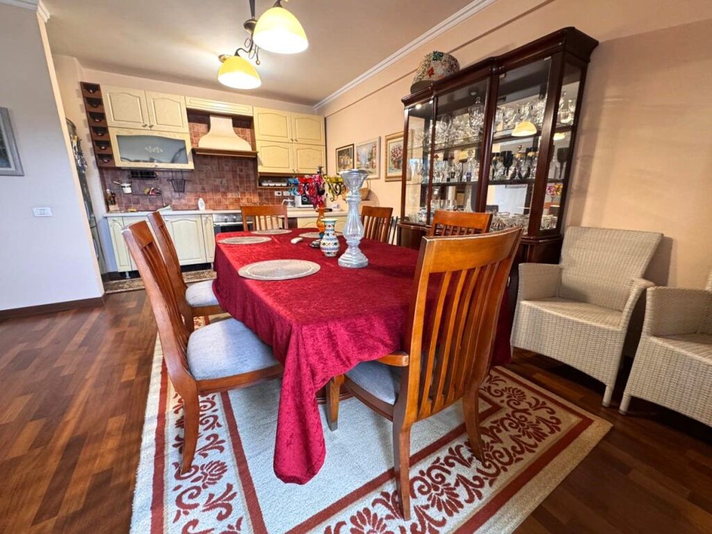 Shitet Apartament