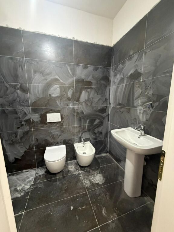 Tirane, shitet apartament 3+1 Kati 5, 125 m² 400.000 € (Komuna e Parisit)