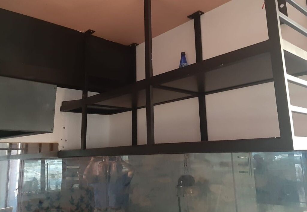 Business premises for sale near the Overpass of the Paris Commune, in one of the most sought-after areas with high traffic in Tirana.