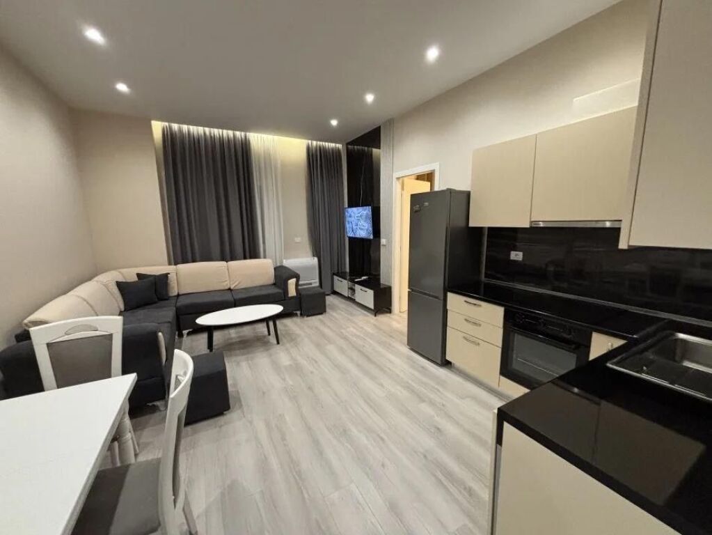 Apartament 1+1 per qera Kopshti Botanik !