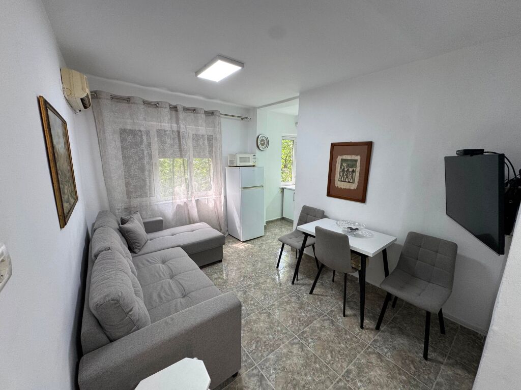 Rent apartment 2+1, Near the University of Medicine, Dibra Street 50000 lek