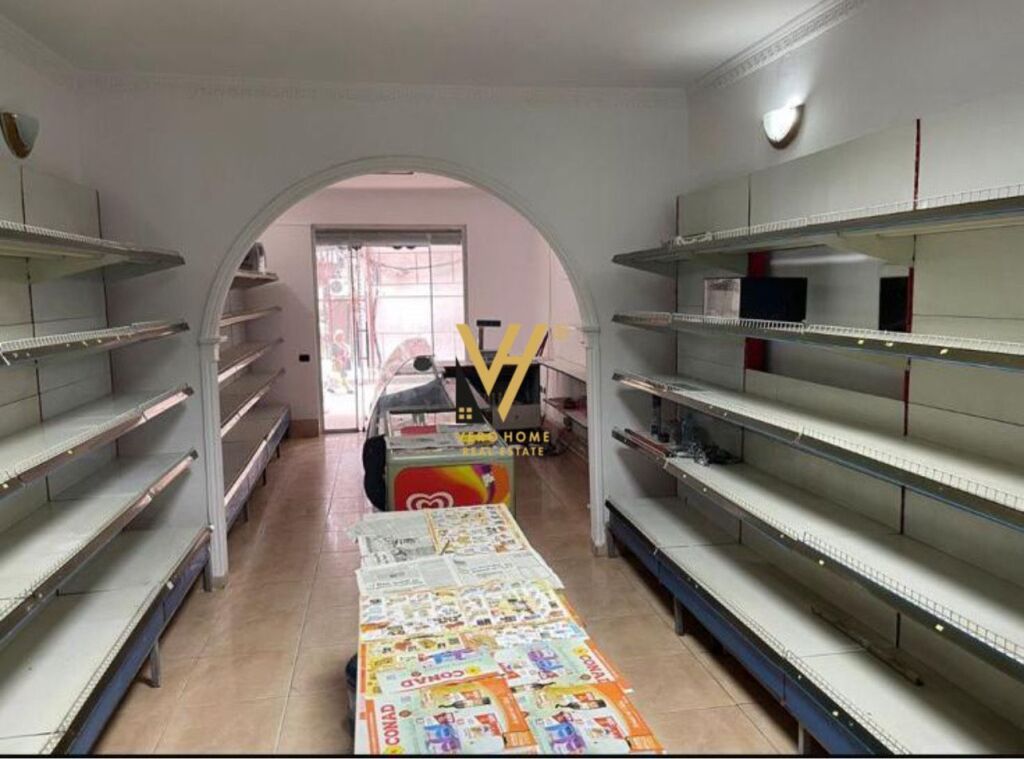 JEPET AMBIENT BIZNESI 45 M2 ME QERA TE 21 DHJETORI 500 EURO