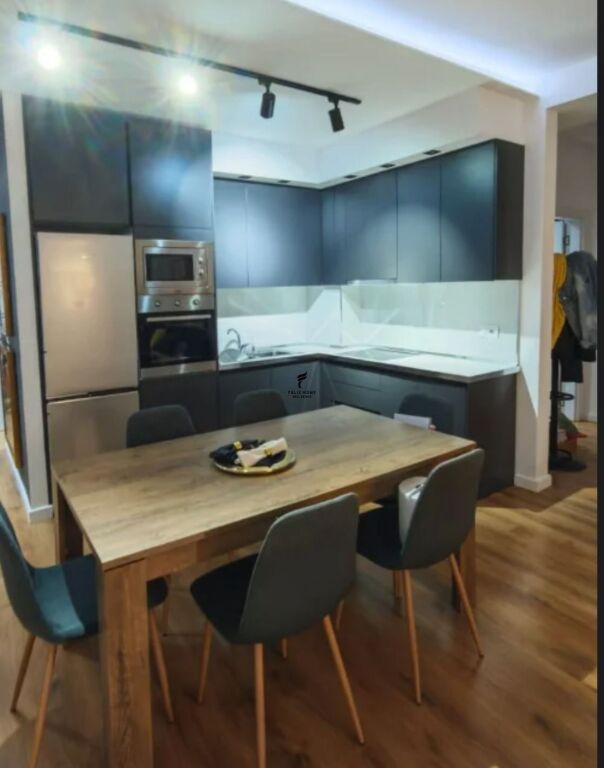 APPARTAMENTO IN AFFITTO 2+1 COMUNE DI PARIGI 95.000 LEKE FH-74371