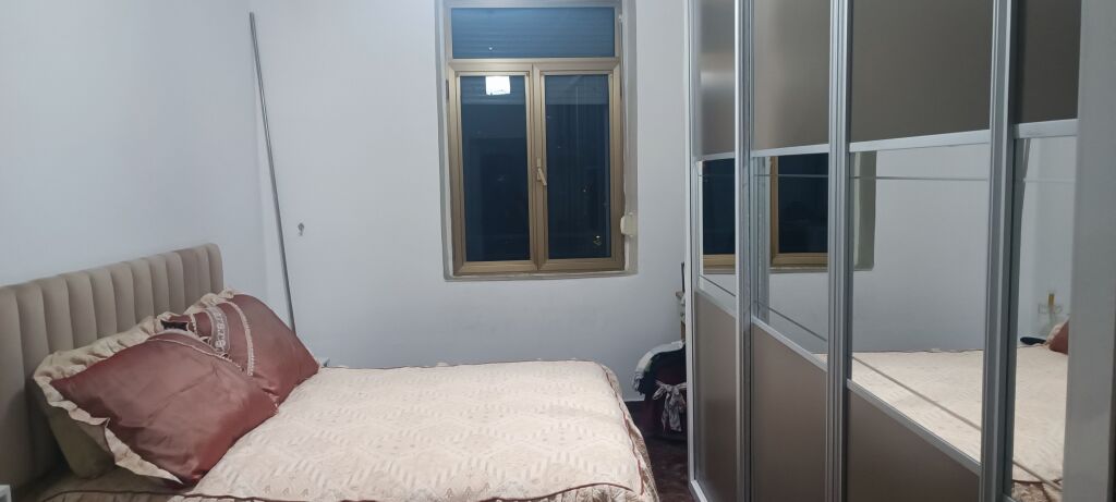 Super Apartment + Verandas In The Block