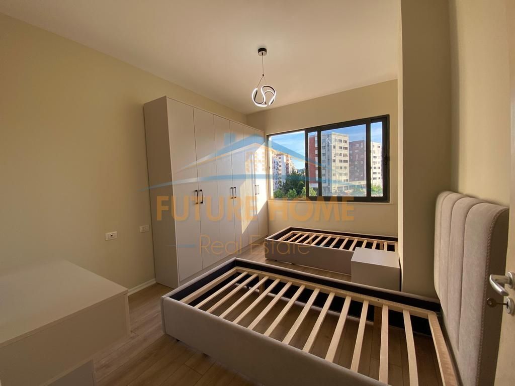 Shitet, Apartament 2+1, Unaza e Re