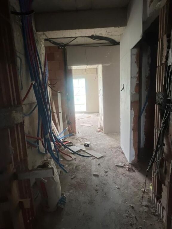 EKSKLUZIVE – Apartament 2+1+2 për shitje tek Kompleksi Bengas