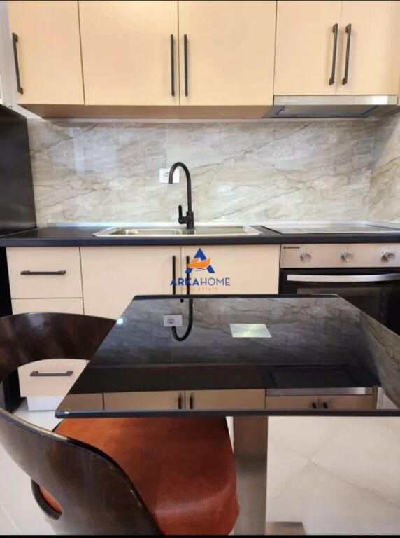 JEPET APARTAMENT 1+1 ME QERA "PRANE QSUT" 430 EURO