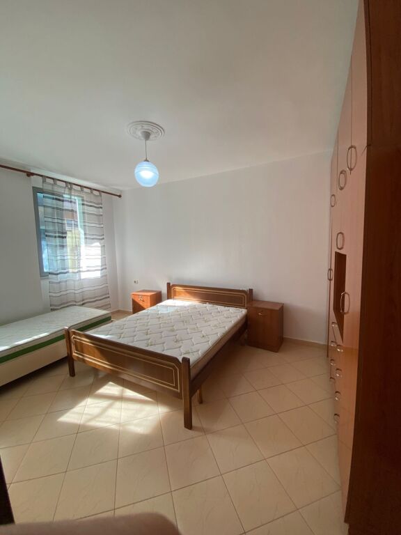 JEPET APARTAMENT ME QERA 1+1 YZBERISHT