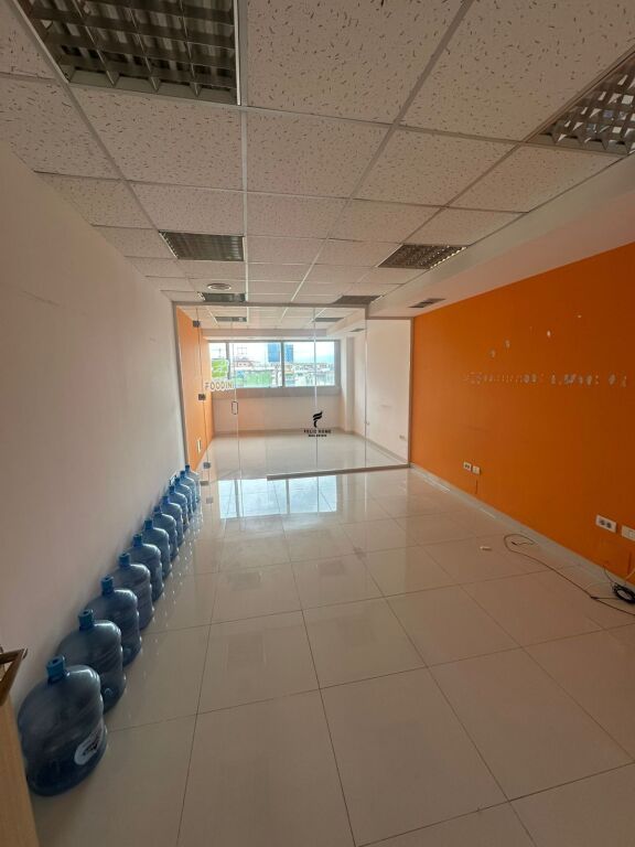 UFFICIO IN AFFITTO 145 M2 BLOCCO 2.620 EURO FH-74516