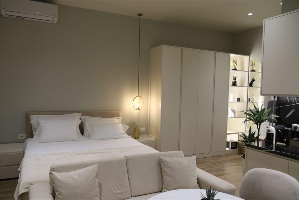 2 Studios for sale, Zogu i Zi