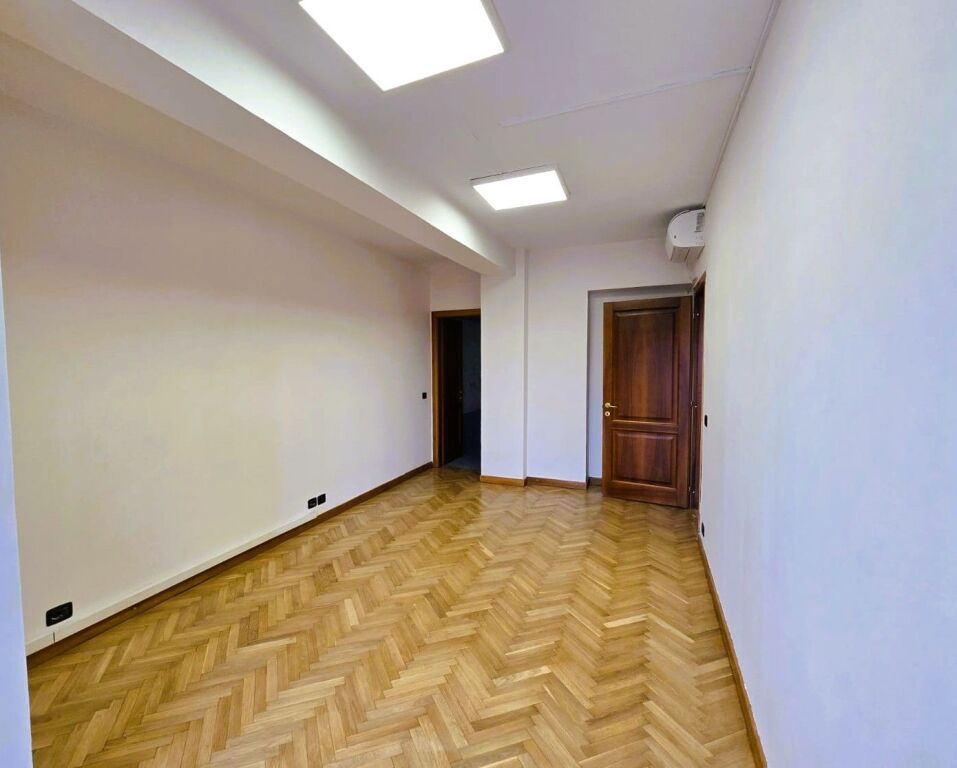 🏢 Spazio per Uffici in Affitto – Torre Drini📍