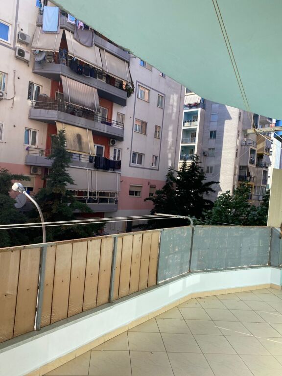 JEPET APARTAMENT ME QERA 1+1 YZBERISHT