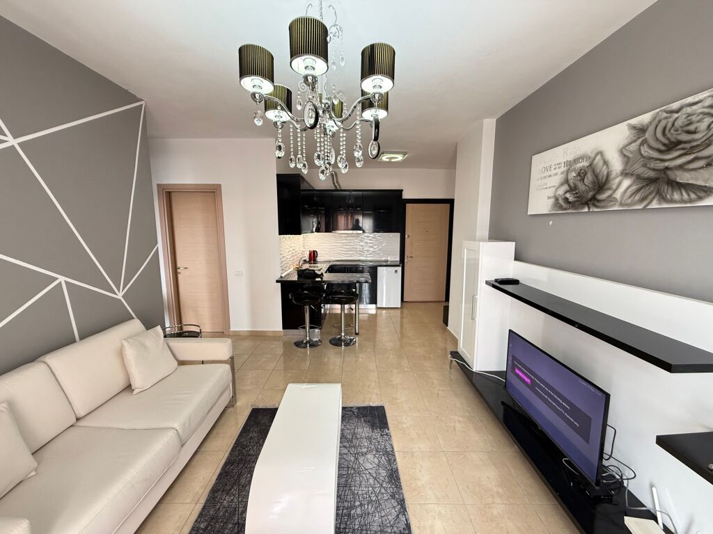Okazion plepa hill durres 1+1