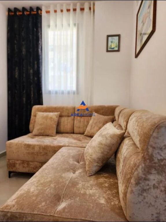 JEPET APARTAMENT 1+1 ME QERA "PRANE QSUT" 430 EURO