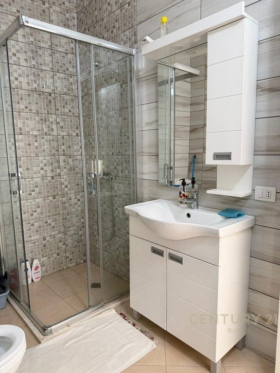 APARTAMENT 1+1 PER SHITJE NE QENDER TE GOLEMIT!!!
