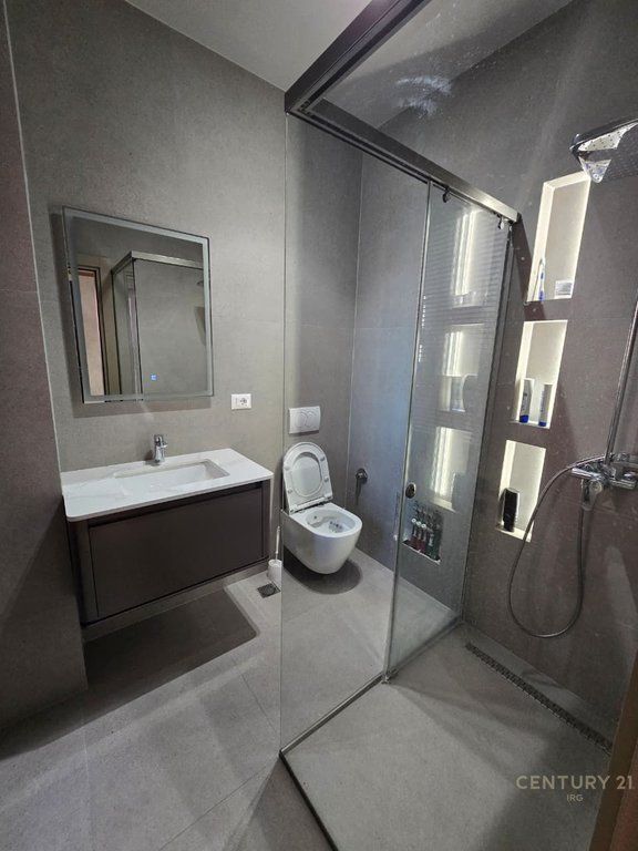 APARTAMENT 3+1 I KONVERTUAR NE 2+1+2 PER SHITJE TEK GARDEN BUILDING!
