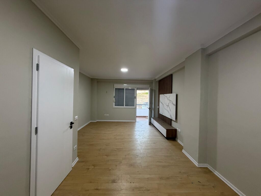 Shitet Super Apartament 1+1 te Shkembi Kavajes