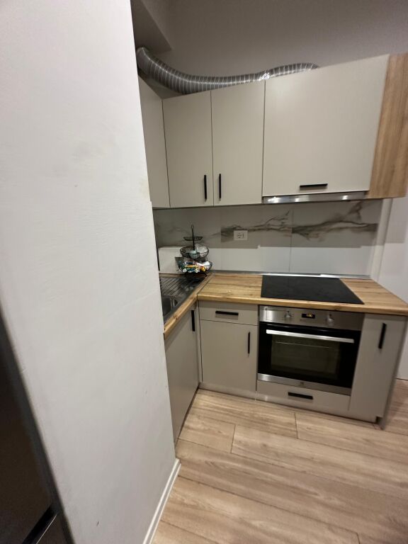 🏡 Shitet Apartament 1+1 + Ballkon 📍 Mangalem, Ali Demi