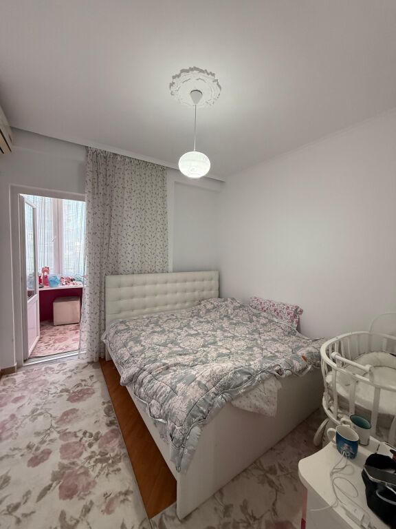 Apartament në shitje në Tiranë, Komuna e Parisit,