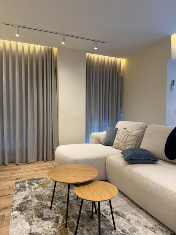 Shitet Apartament 1+1
